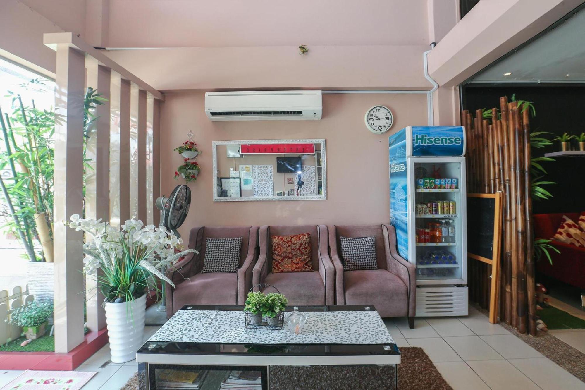 קוטה בארו Spot On 89796 D'Noor Budget Inn מראה חיצוני תמונה