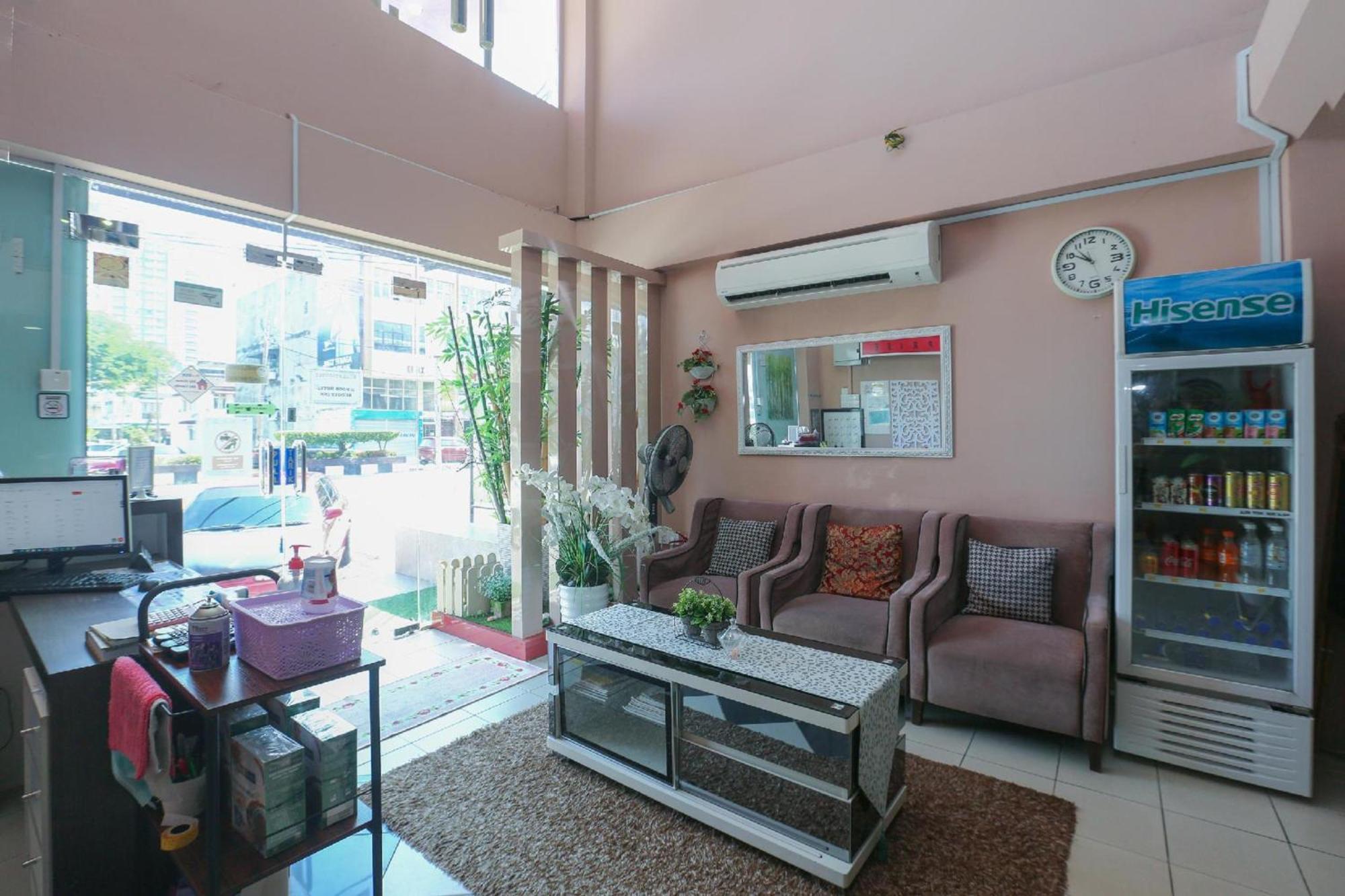 קוטה בארו Spot On 89796 D'Noor Budget Inn מראה חיצוני תמונה